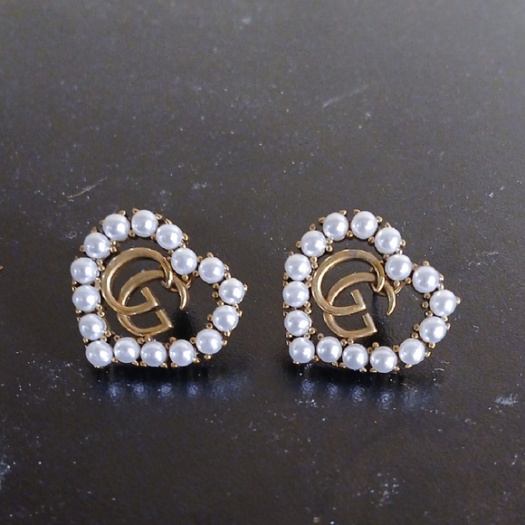 Authentic Gucci Heart Shaped Faux Pearl Earrings - Picture 1 of 5
